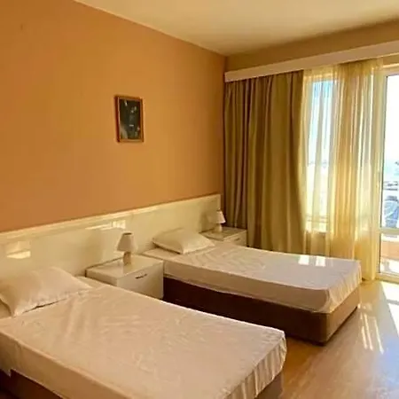 Hotel Noy