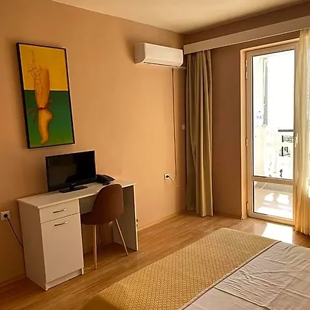 Hotel Noy