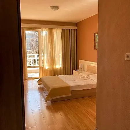 Noy Hotel 3*