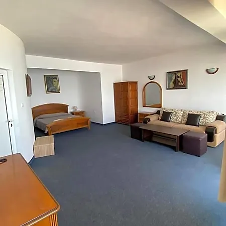 Hotel Noy